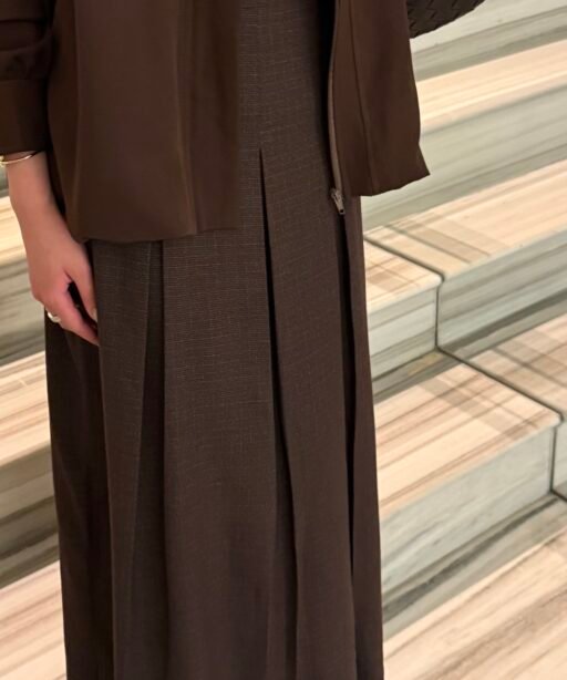 Alternative view of Two piece set