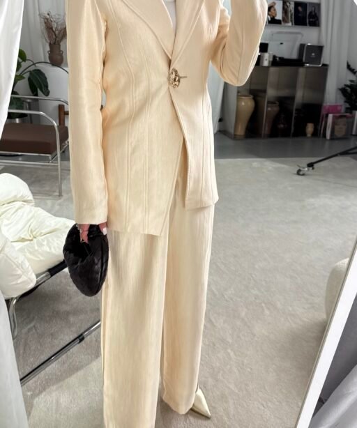 Alternative view of Creme set